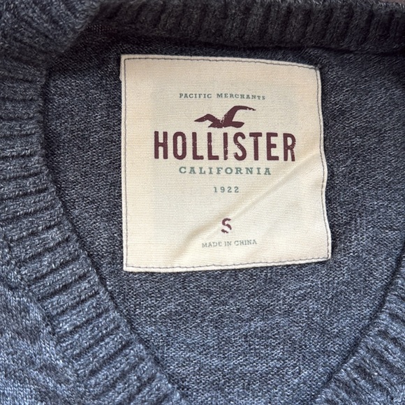 Hollister Dark Gray V-Neck Sweater - Picture 5 of 7